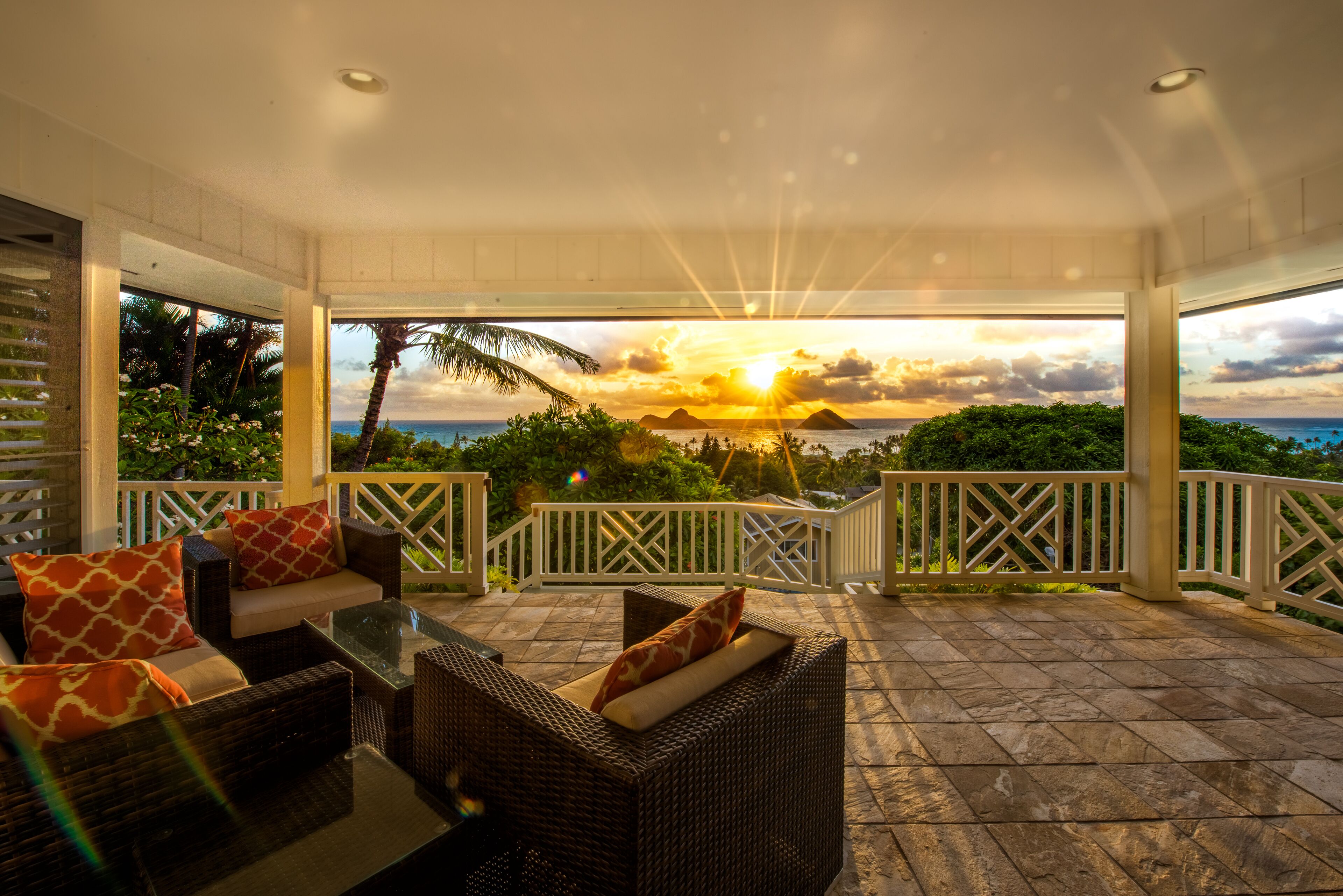 Kehaulani Ridge~Lanikai~Spectacular Views of "The Mokes"! Renovated~Luxurious
