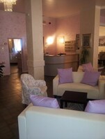 Sala de estar en el lobby