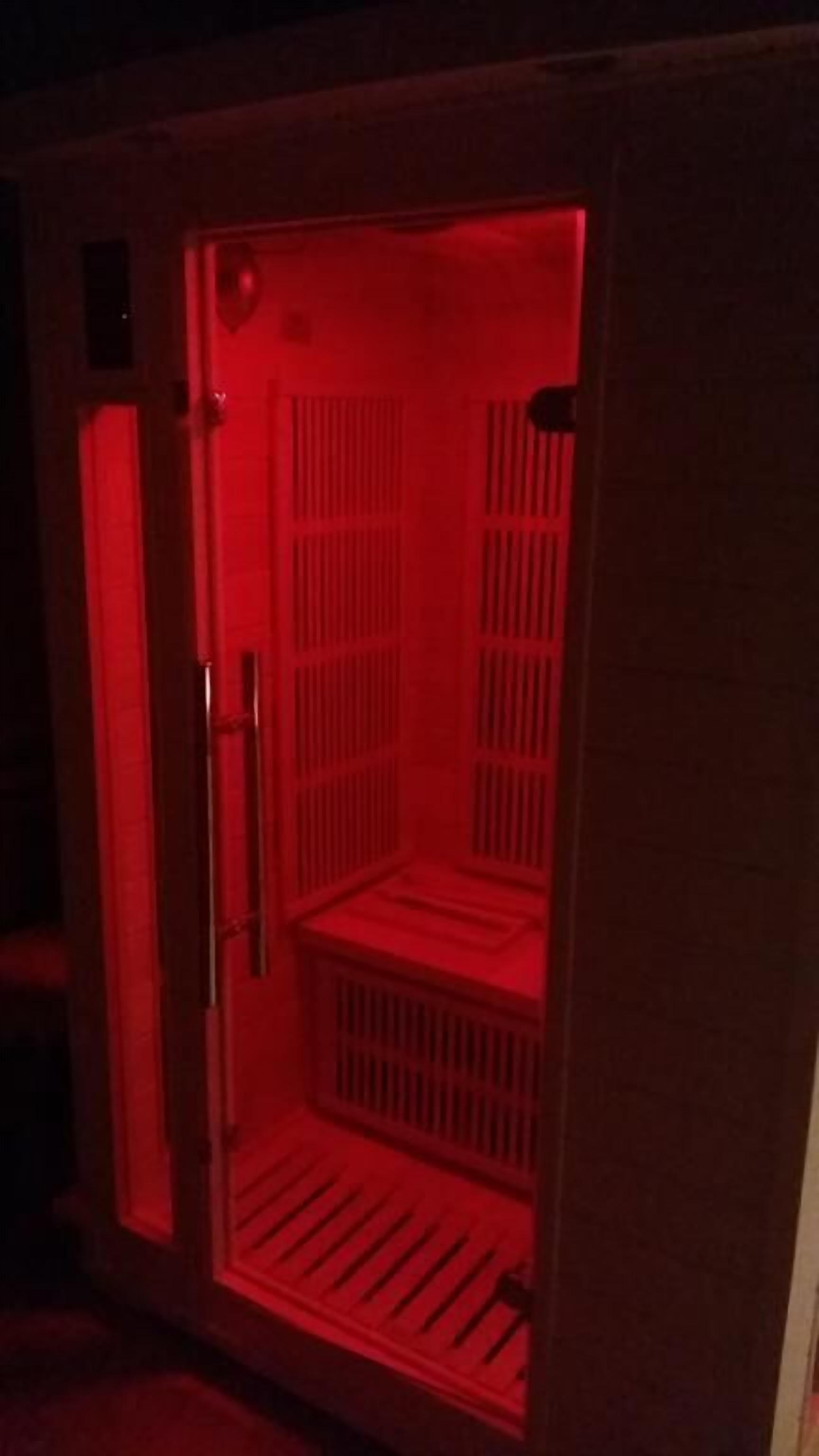 sauna, hot tub, body treatments, body scrubs, massages