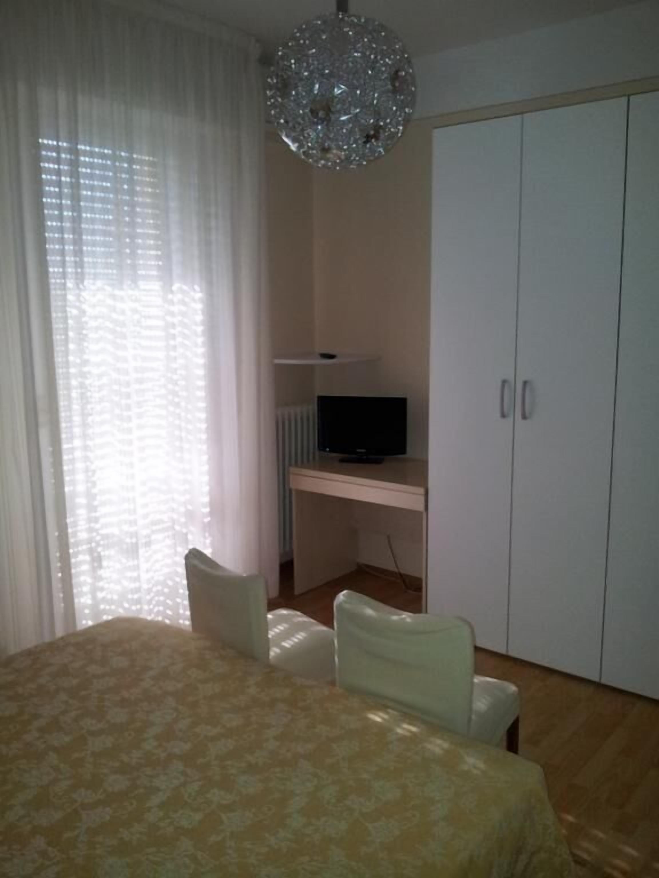 in-room safe, individually decorated, individually furnished, desk