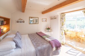 1 Schlafzimmer, BĂŒgeleisen/BĂŒgelbrett, kostenloses WLAN, BettwĂ€sche