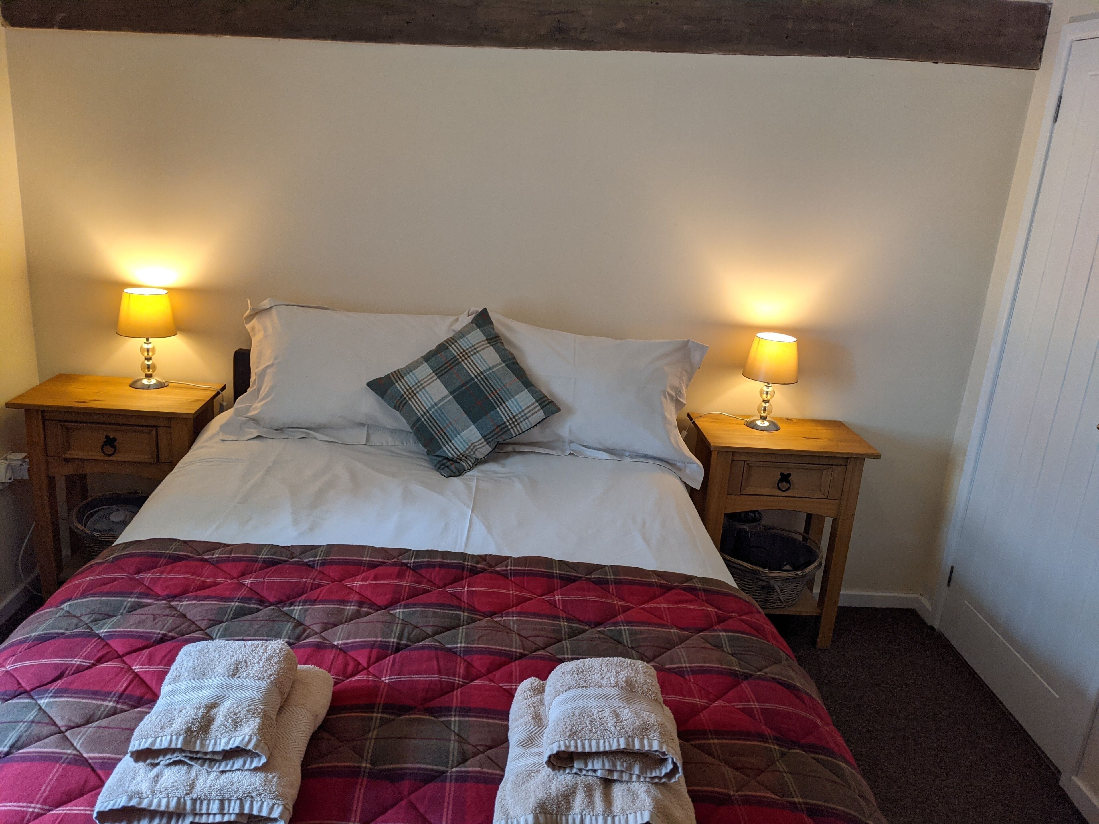 2 bedrooms, iron/ironing board, travel cot, free WiFi