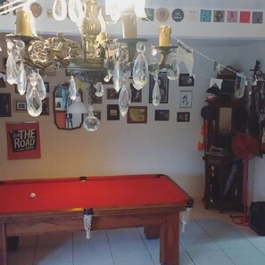 Billiards - On The Road Hostel (Florianópolis)