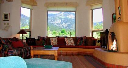 Casa Montana- Access to Indoor Pool -Tennis- Fireplace -Mountain views- Wifi