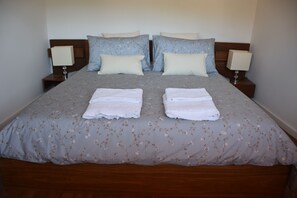 1 chambre, fer et planche à repasser, accès au Wi-Fi (inclus)