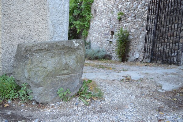 Exterior detail - Apartment in the Akihouse (Brodena Superiore)