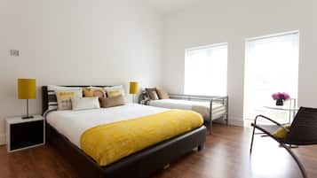 2 bedrooms, desk, iron/ironing board, travel cot