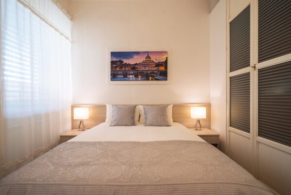 2 Schlafzimmer, Schreibtisch, Bügeleisen/Bügelbrett, WLAN