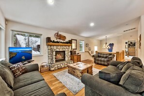 TV, fireplace, DVD player