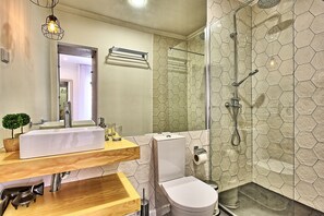 تجهيزات دش، مجففات شعر، مناشف