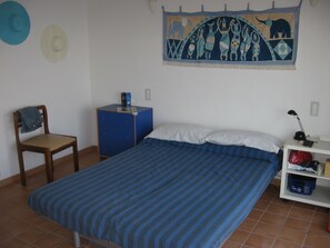 3 soverom, skrivebord, strykejern/-brett og wi-fi (inkludert)