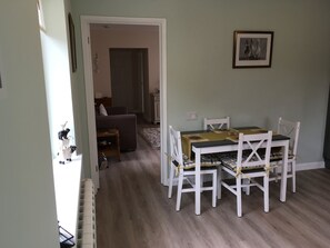 Dining - Comfy, cosy, rural, getaway, Wiltshire - Relax and enjoy a peaceful getaway.  (North Newnton, Pewsey)