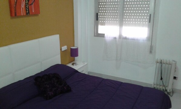 Minibar, wifi gratis y ropa de cama