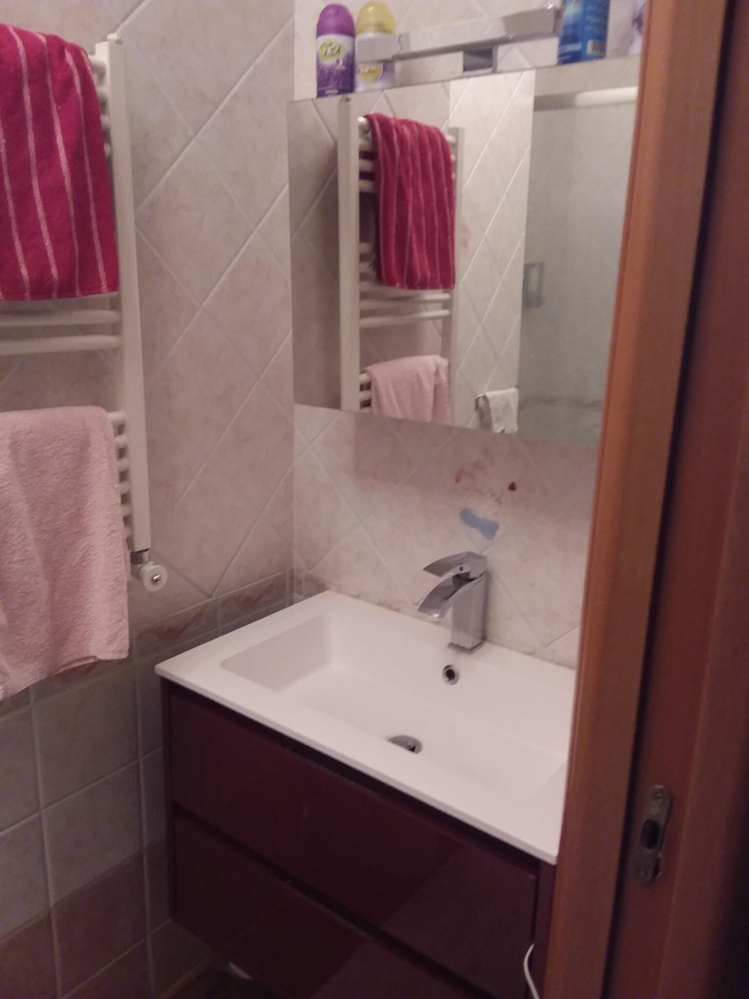 Dusche, kostenlose Toilettenartikel, Haartrockner, Bademäntel