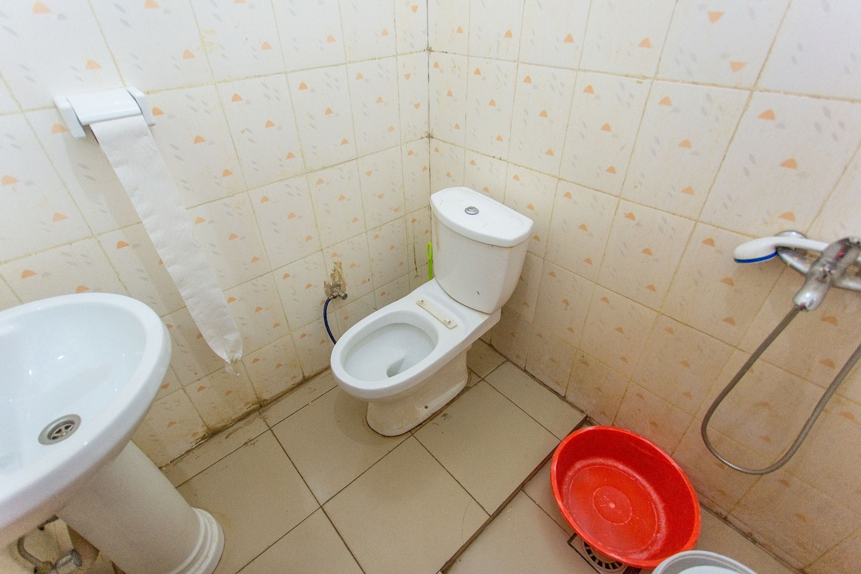 shower, rainfall showerhead, towels