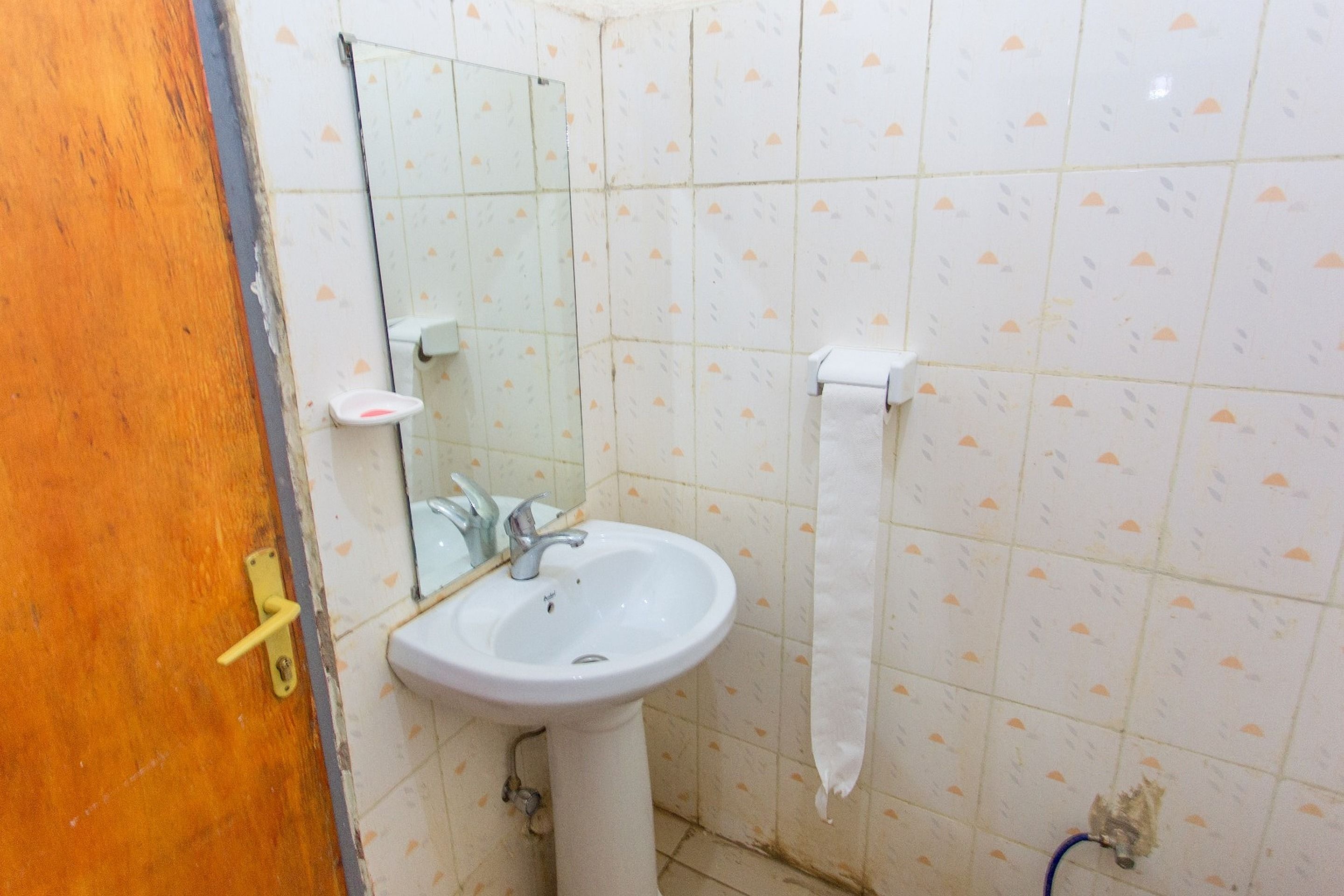 shower, rainfall showerhead, towels