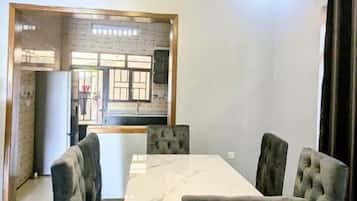 Standard Single Room | Laptop workspace