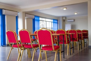 Meeting facility - Kenendia Hotel (Kampala)