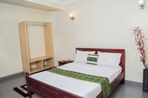 Soundproofing, free WiFi, bed sheets - Kenendia Hotel (Kampala)