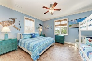 3 bedrooms, iron/ironing board, Internet, bed sheets