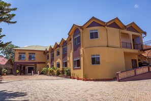 واجهة المنشأة