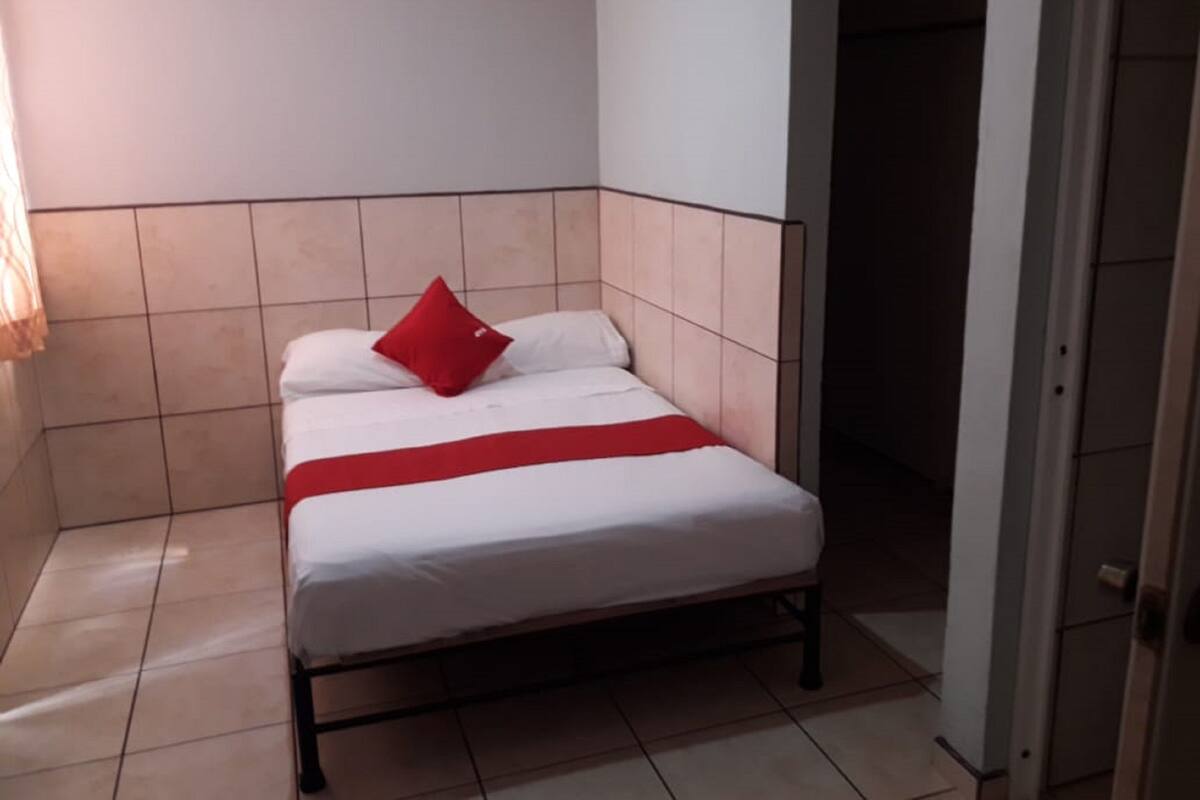WiFi (free), bed sheets