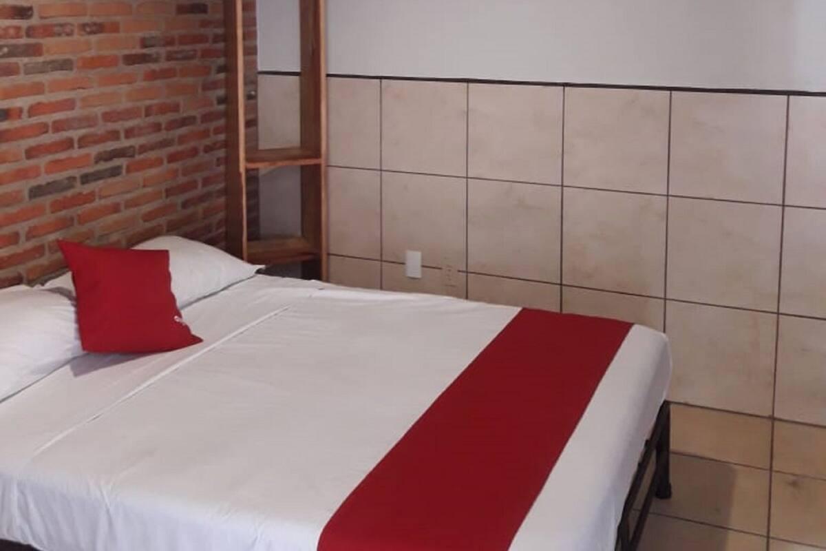 Standard Twin Room, 2 Queen Beds | WiFi (free), bed sheets
