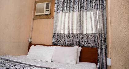 Maxton Suites Magodo