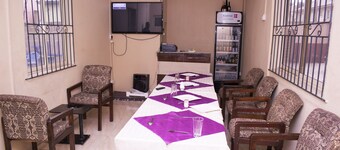 Maxton Suites Magodo