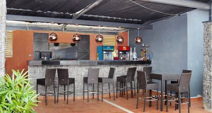 Kings Celia Hotel & Suites