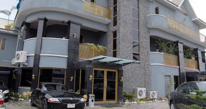 Kings Celia Hotel & Suites