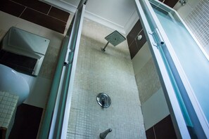 Bathroom shower - Chelsea Suites Annex (Lagos)