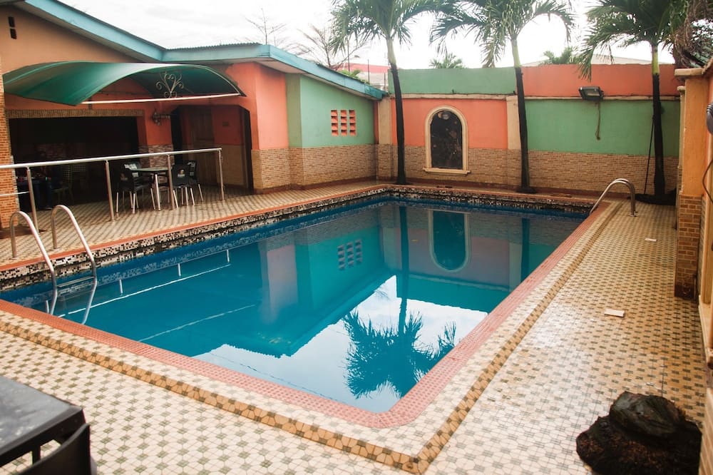 Alfoscar Hotel & Suites