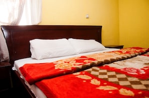 Desk - Alfoscar Hotel & Suites (Lagos)