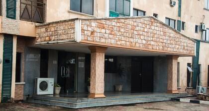 Alfoscar Hotel & Suites