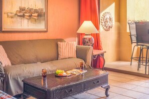 Fernseher, DVD-Player, Bücher