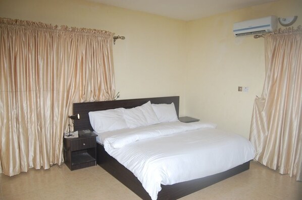 Desk - Bella Rose Hotel (Lagos)