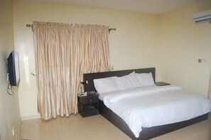 Desk - Bella Rose Hotel (Lagos)