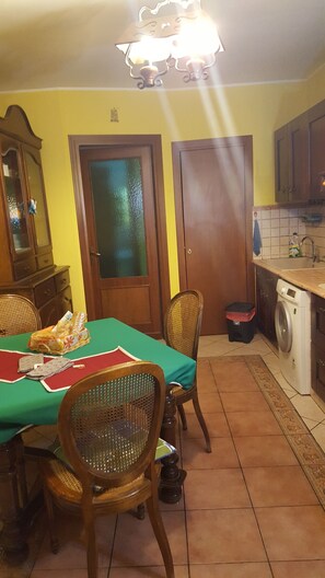 Dining - The house of the lodole (Monreale)