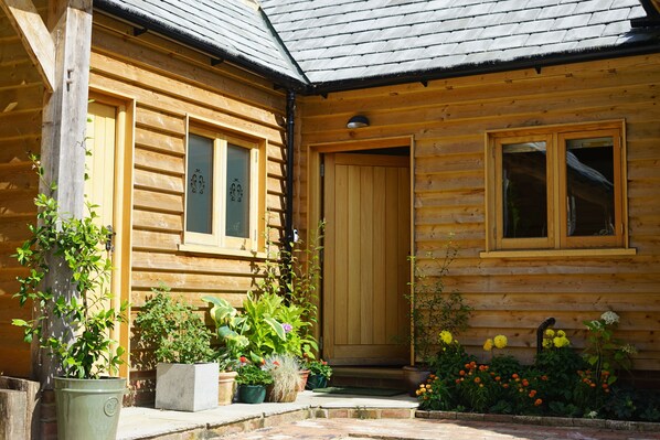 Exterior detail - Enchanting rural setting in the Garden of England (Old Wives Lees)