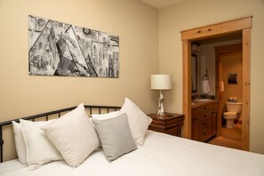 2 bedrooms, free WiFi, bed sheets - Luxury Townhome/Great Community Amenities/Private Patio (Keystone)