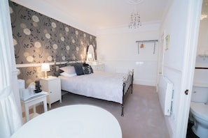 Double Room, Ensuite (Room 2 Large Double)