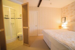 Double Room, Ensuite (Room 6) | Individually decorated, individually furnished, soundproofing - Maison Dieu Guest House (Dover)