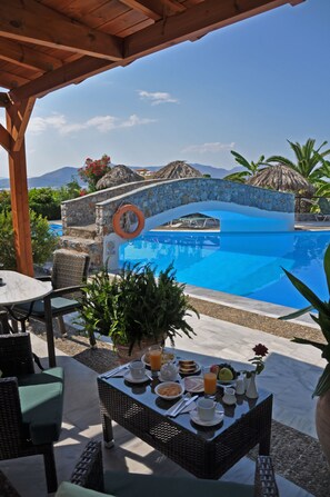 Breakfast area - Poledas Apartments (Apokoronas)