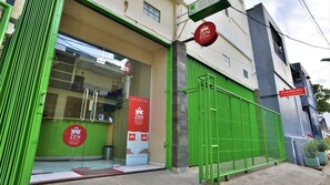 Exterior - ZEN Rooms Kampung Bali Tanah Abang (Jakarta)