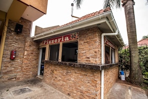Outdoor dining - Sir Jose Hotel (Kampala)