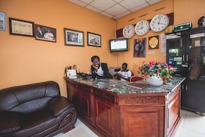 Reception - Sir Jose Hotel (Kampala)