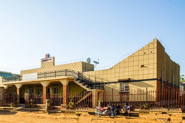 Fachada de la propiedad