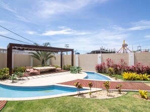 Pool - Luxury Beachfront Apartment in Arraial do Cabo – Sea Views, Pools & BBQ (Cabo Frio)