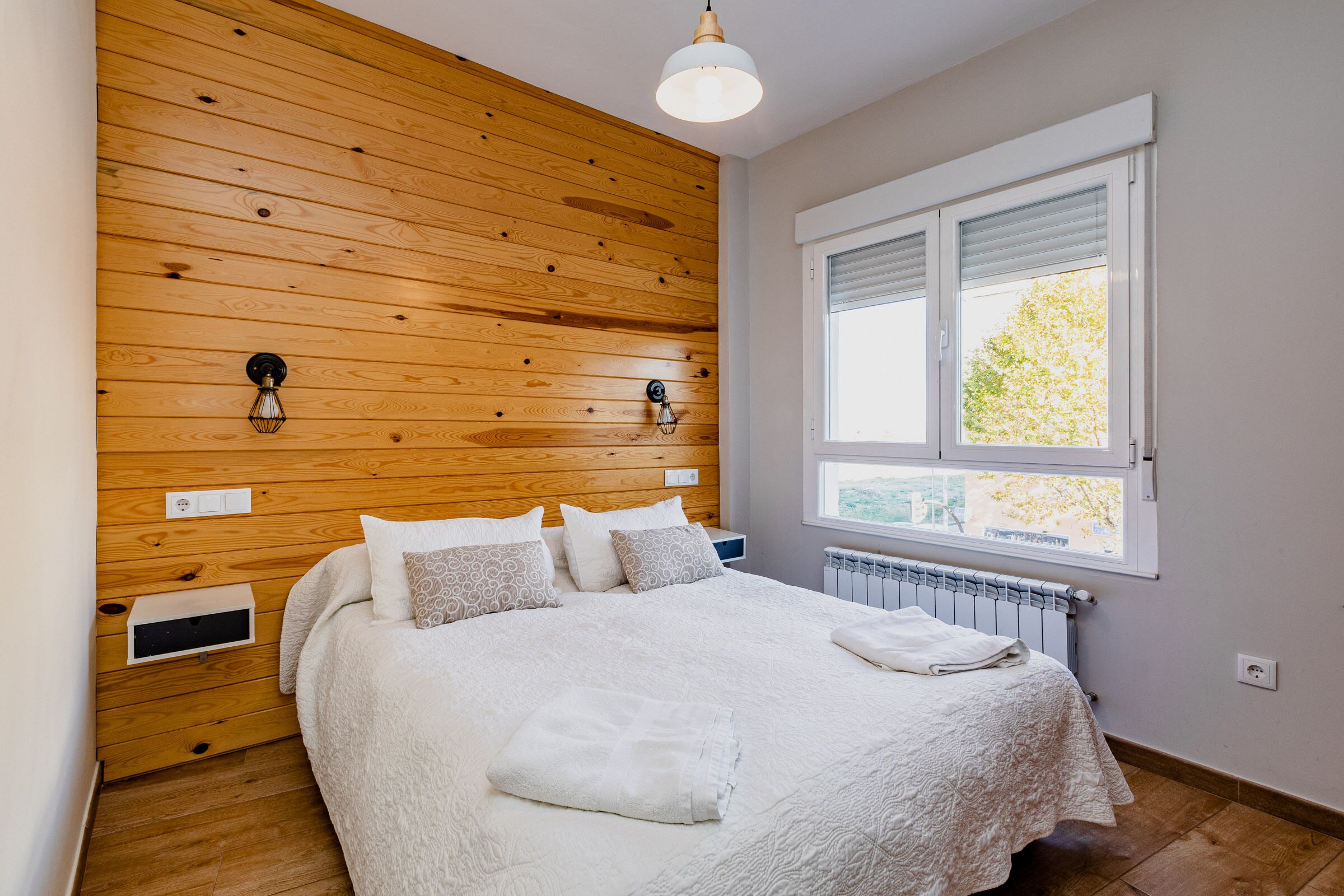 2 slaapkamers, een strijkplank/strijkijzer, wifi, beddengoed